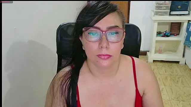 hottplay online show from November 2025 03:39:01 PM