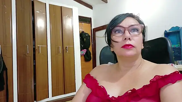 hottplay online show from May 2026 12:03:02 AM