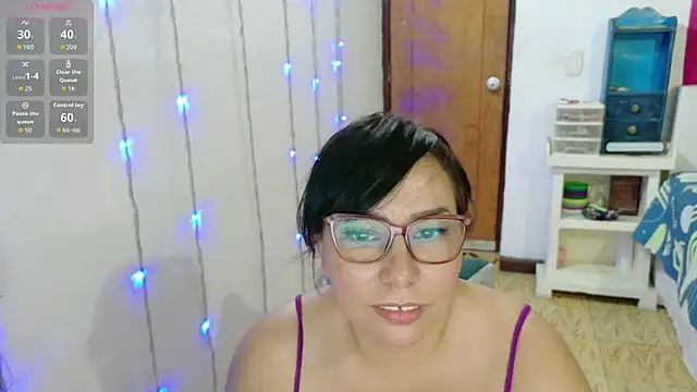 Snapshot of hottplay chatting on September 2025 04:07:02 PM hottplay online show from September 2025 04:07:02 PM