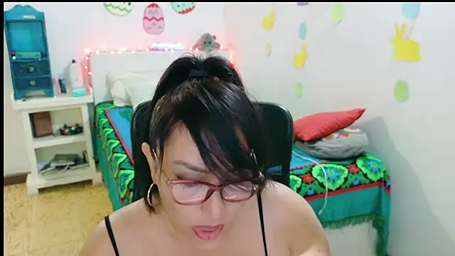 hottplay online show from April 2026 05:37:01 PM