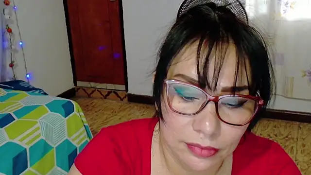 Snapshot of hottplay chatting on December 2024 04:36:01 PM hottplay online show from December 2024 04:36:01 PM