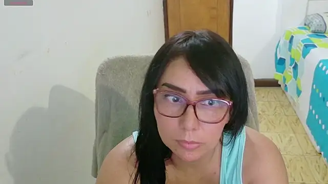 hottplay online show from November 2025 12:58:02 AM