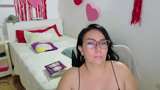 hottplay online show from February 2026 05:24:02 PM