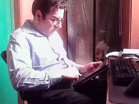 FernandoReuterG online show from October 2025 03:01:01 PM