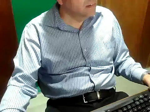 FernandoReuterG online show from October 2025 03:05:02 AM