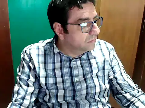 FernandoReuterG online show from October 2025 03:54:02 AM