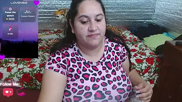 EMILY-NESSA online show from November 2025 11:08:02 PM