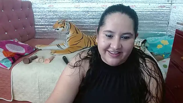EMILY-NESSA online show from January 2025 08:31:02 PM