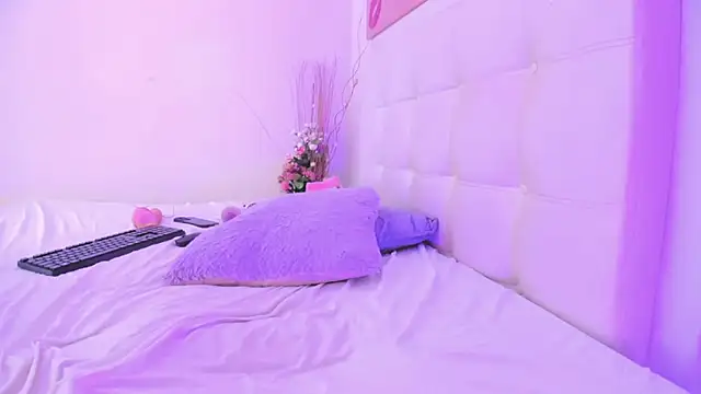 Snapshot of Lulu_exotic1 chatting on December 2025 09:42:02 PM Lulu exotic1 online show from December 2025 09:42:02 PM