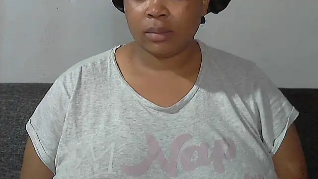 Snapshot of Sexy-queen99xx chatting on December 2025 05:39:02 AM Sexy-queen99xx online show from December 2025 05:39:02 AM