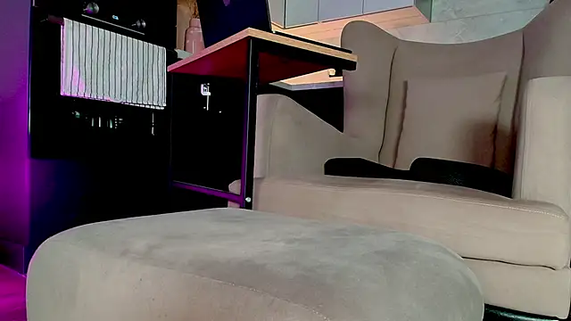 Yourfreebird online show from March 2026 07:09:02 AM