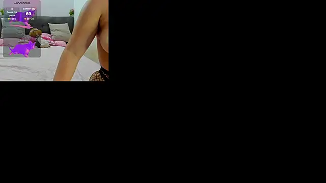 Snapshot of AnnieBellee chatting on May 2026 08:34:02 PM AnnieBellee online show from May 2026 08:34:02 PM