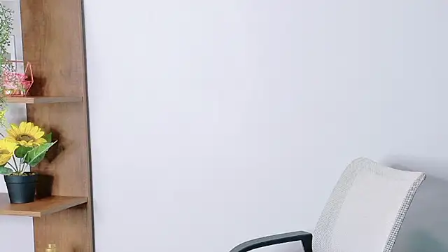 Sara Boom online show from April 2026 08:02:01 PM