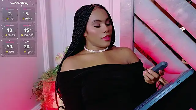 Snapshot of Sara_Boom chatting on June 2026 08:29:01 PM Sara Boom online show from June 2026 08:29:01 PM