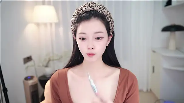 Ocean--Lili online show from November 2025 02:06:02 PM