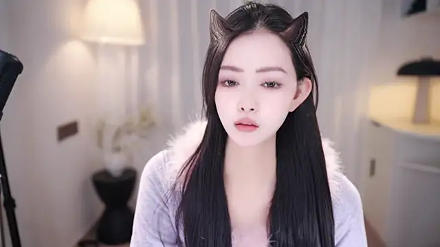 Ocean--Lili online show from October 2025 02:17:02 PM