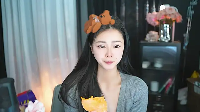 Ocean--Lili online show from March 2025 02:12:02 PM