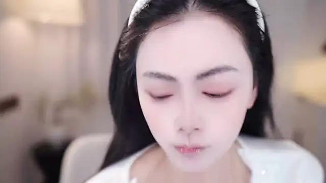 Ocean--Lili online show from October 2025 02:05:02 PM