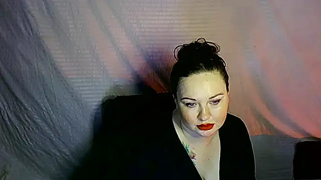 Victoria Marks online show from April 2026 12:33:01 AM