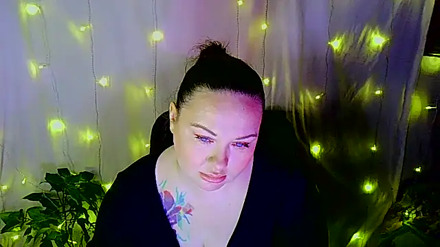 Victoria Marks online show from December 2025 06:15:01 AM