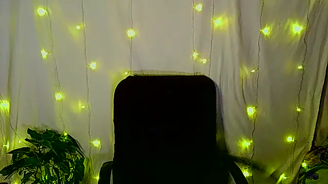 Victoria Marks online show from November 2025 03:18:02 AM