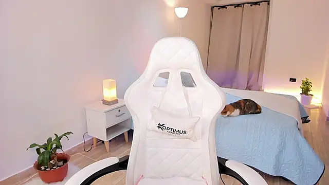 carleee winter online show from November 2025 02:34:02 AM