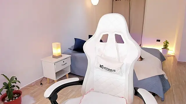 carleee winter online show from December 2025 11:49:01 PM