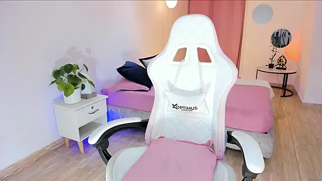 carleee winter online show from February 2026 12:33:02 AM