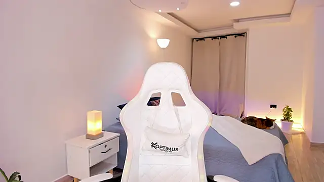 carleee winter online show from December 2025 02:03:02 AM