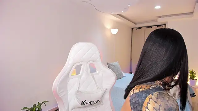 carleee winter online show from November 2025 01:27:01 AM