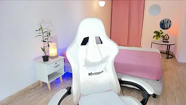 carleee winter online show from March 2026 01:57:02 AM