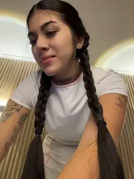 Sarasanders 4 online show from November 2025 03:23:02 AM