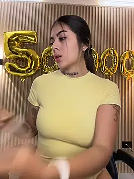 Sarasanders 4 online show from December 2025 02:44:01 AM