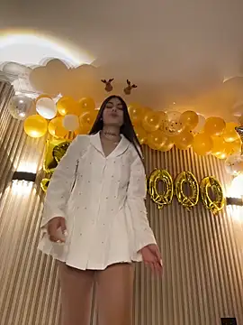 Sarasanders 4 online show from December 2025 06:05:02 AM