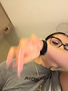 Sarasanders 4 online show from November 2025 04:34:02 AM