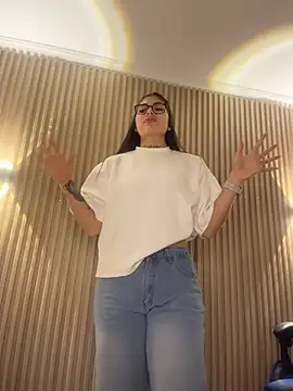 Sarasanders 4 online show from February 2026 04:47:02 AM