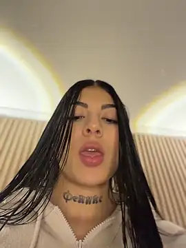 Sarasanders 4 online show from April 2026 02:14:01 AM