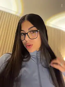 Sarasanders 4 online show from March 2026 04:01:02 AM