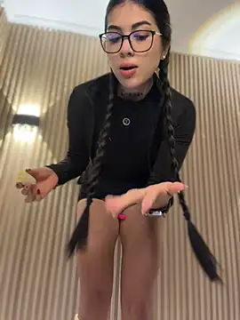 Sarasanders 4 online show from January 2026 04:52:01 AM