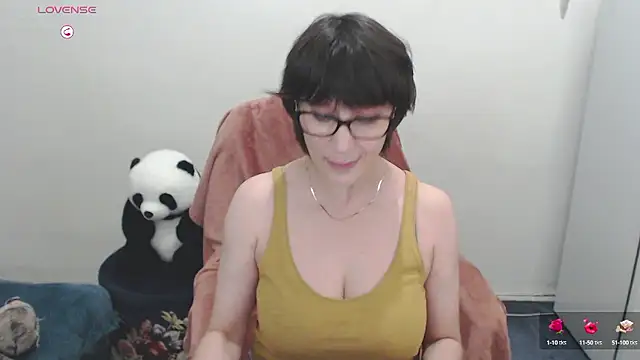 Ammillia online show from December 2024 04:05:01 AM