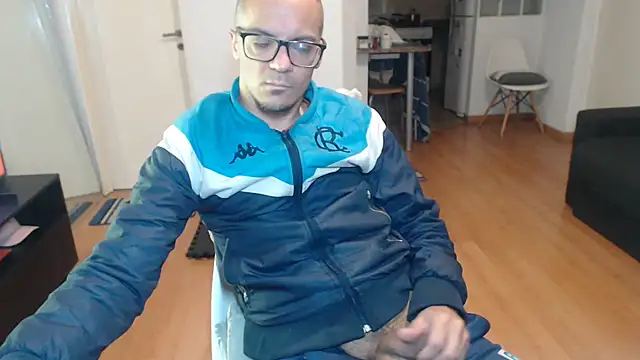 Snapshot of guachin_hunk chatting on June 2026 03:01:02 AM guachin hunk online show from June 2026 03:01:02 AM