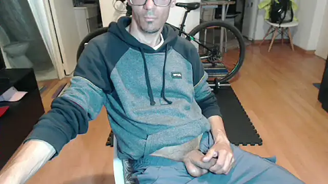 guachin hunk online show from October 2025 04:39:01 AM