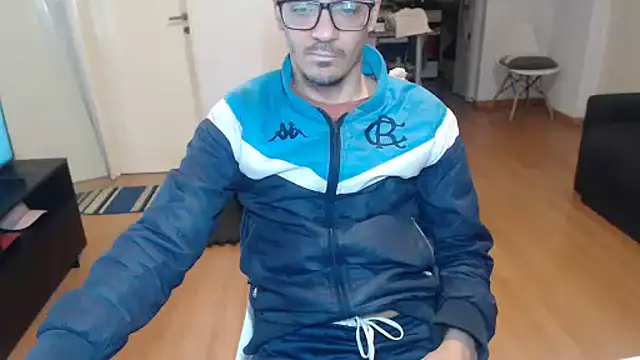 Snapshot of guachin_hunk chatting on June 2026 09:47:01 PM guachin hunk online show from June 2026 09:47:01 PM