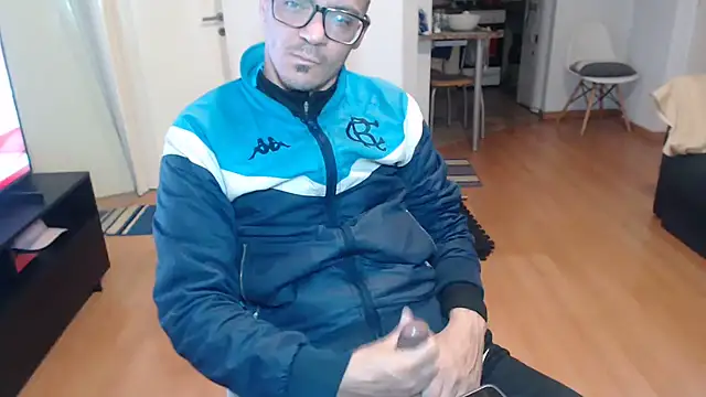 Snapshot of guachin_hunk chatting on June 2026 11:10:02 PM guachin hunk online show from June 2026 11:10:02 PM