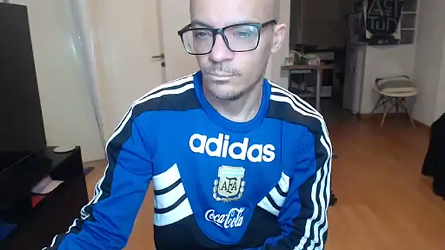 Snapshot of guachin_hunk chatting on July 2026 11:24:02 PM guachin hunk online show from July 2026 11:24:02 PM
