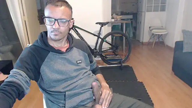 Snapshot of guachin_hunk chatting on November 2025 04:22:01 AM guachin hunk online show from November 2025 04:22:01 AM