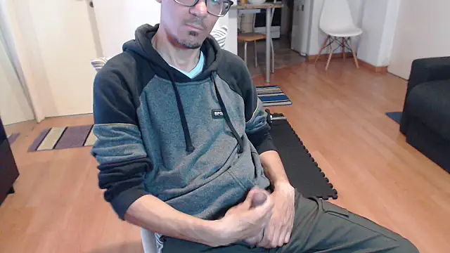 guachin hunk online show from September 2025 12:17:01 AM