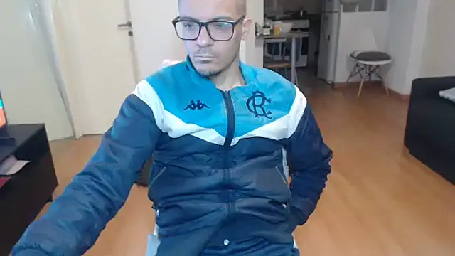Snapshot of guachin_hunk chatting on June 2026 03:30:01 AM guachin hunk online show from June 2026 03:30:01 AM