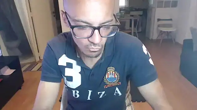 Snapshot of guachin_hunk chatting on November 2025 03:05:01 PM guachin hunk online show from November 2025 03:05:01 PM