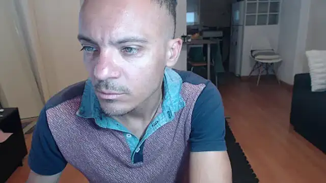 Snapshot of guachin_hunk chatting on November 2025 08:31:02 PM guachin hunk online show from November 2025 08:31:02 PM